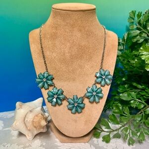 Blue “flower” design necklace